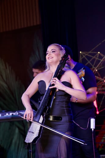 Gallery photo 2 of Maria Carla - Cellist