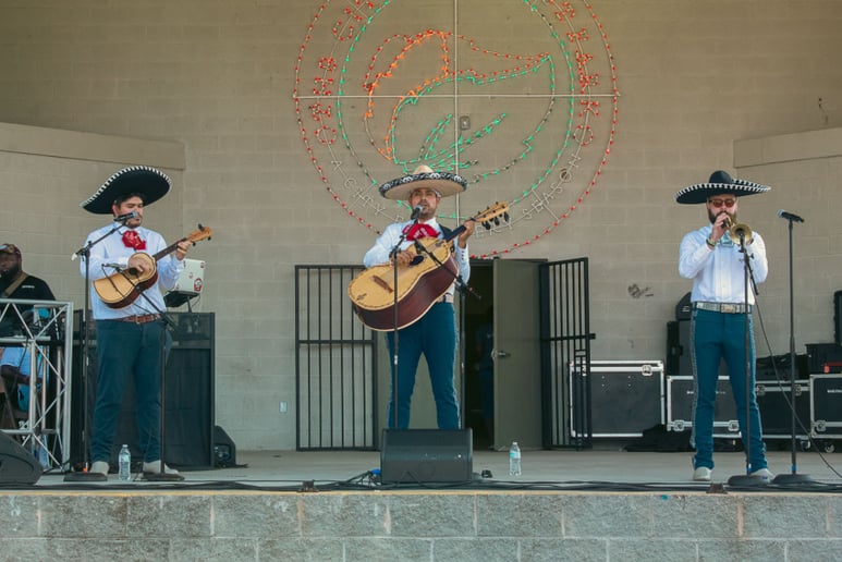 Gallery photo 3 of Mariachi Alex Sifuentes
