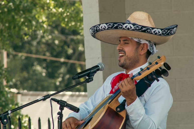 Gallery photo 4 of Mariachi Alex Sifuentes