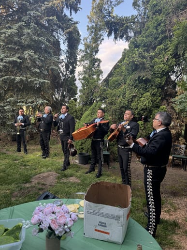 Gallery photo 2 of Mariachi Alma de Oregon