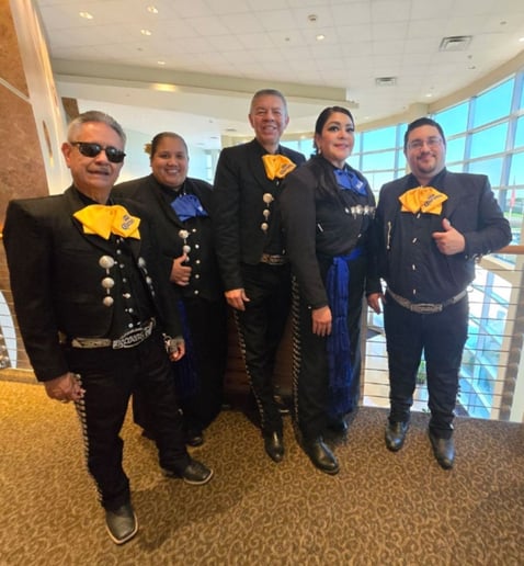 Gallery photo 1 of Mariachi Amador