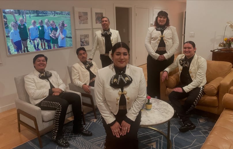 Gallery photo 2 of Mariachi Amor
