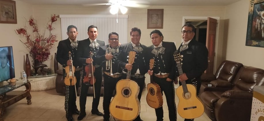 Gallery photo 2 of Mariachi Autentico Voces Mexicanas