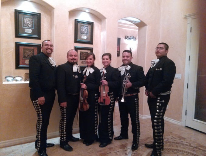 Gallery photo 1 of Mariachi Balas de Plata