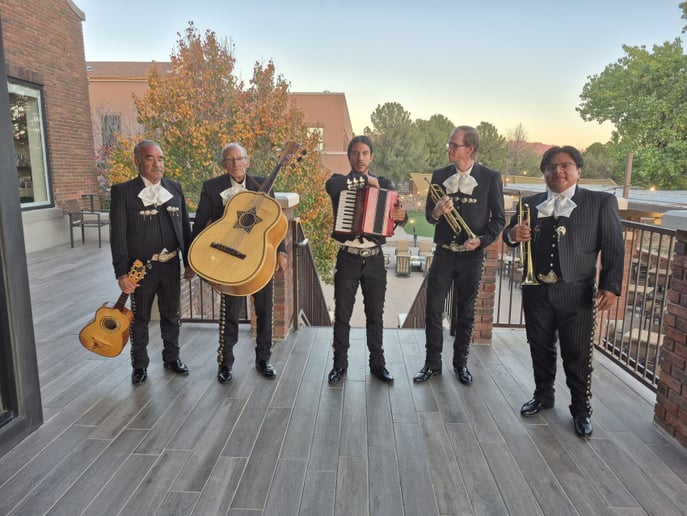 Gallery photo 2 of Mariachi Cuarteto Tapatio