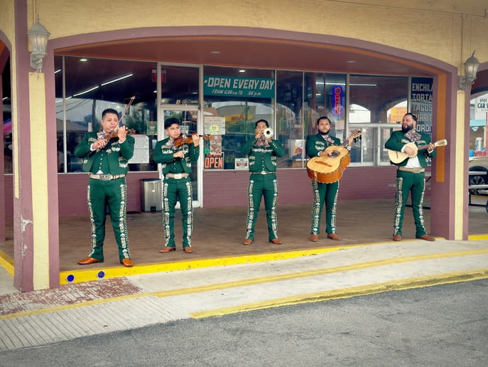 Gallery photo 10 of Mariachi Espuelas de Plata