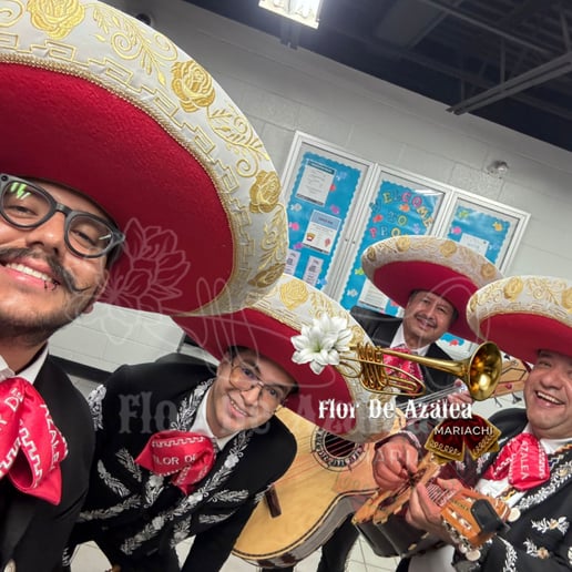 Gallery photo 9 of Mariachi Flor de Azalea