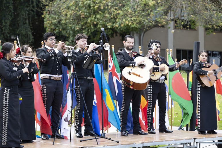 Gallery photo 3 of Mariachi Los Santaneros