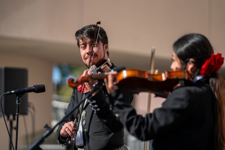 Gallery photo 5 of Mariachi Los Santaneros