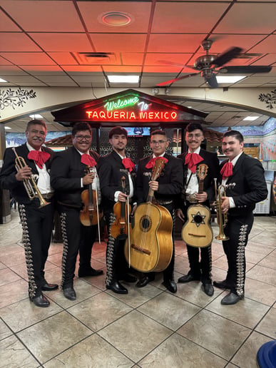 Gallery photo 11 of Mariachi Jalisciense