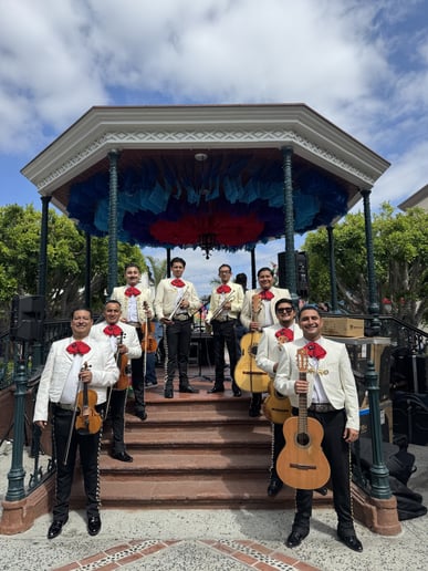 Gallery photo 1 of Mariachi Juvenil Atotonilco