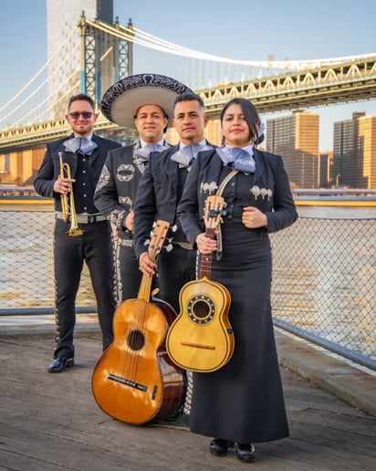 Gallery photo 2 of Mariachi Juvenil Azteca