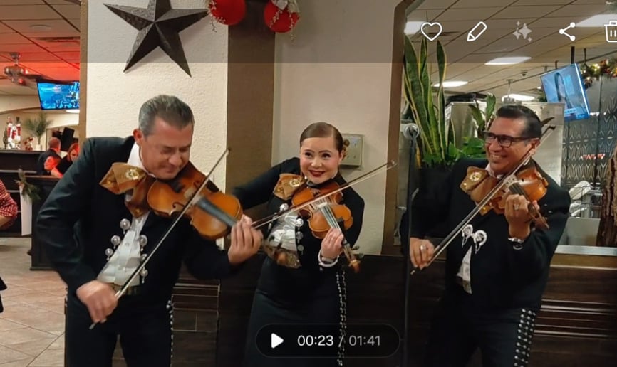 Gallery photo 9 of Mariachi Los Reyes