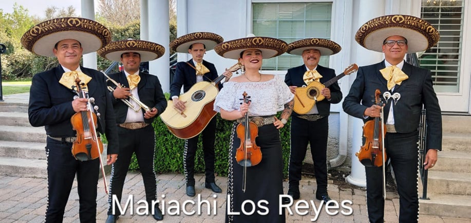 Gallery photo 2 of Mariachi Los Reyes