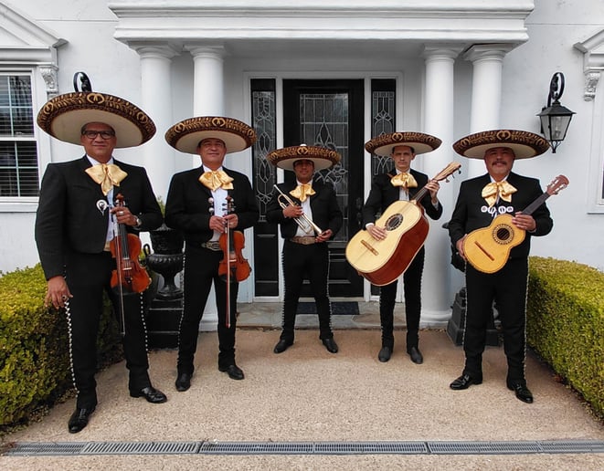 Gallery photo 1 of Mariachi Los Reyes