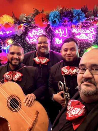 Gallery photo 1 of Mariachi Los Amores