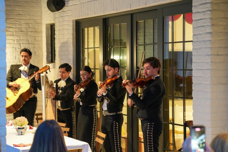 Gallery photo 1 of Mariachi Nuevo Amanecer