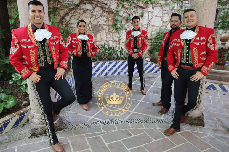 Gallery photo 1 of Mariachi Real de Alvarez