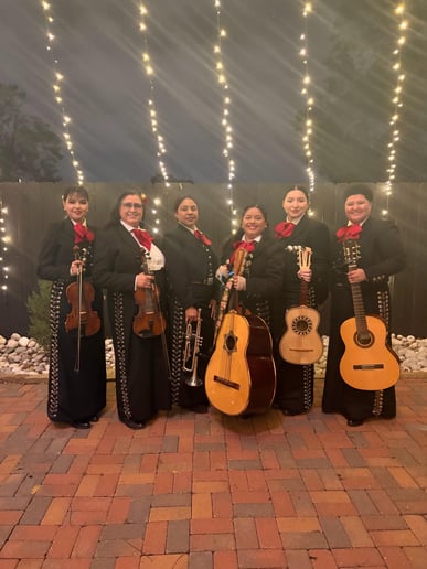 Gallery photo 1 of Mariachi Rosas de oro
