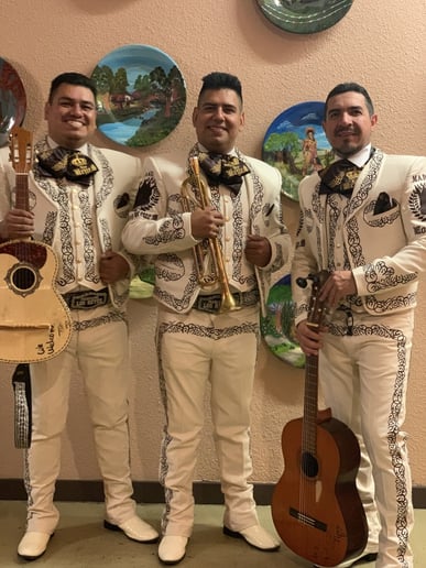 Gallery photo 5 of Mariachi Show Los Reyes