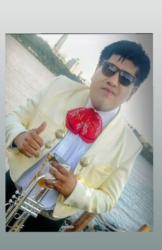 Gallery photo 3 of Mariachi Suarez