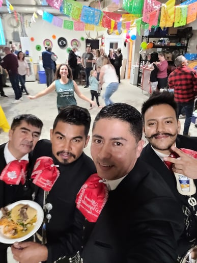 Gallery photo 10 of Mariachi Tequila