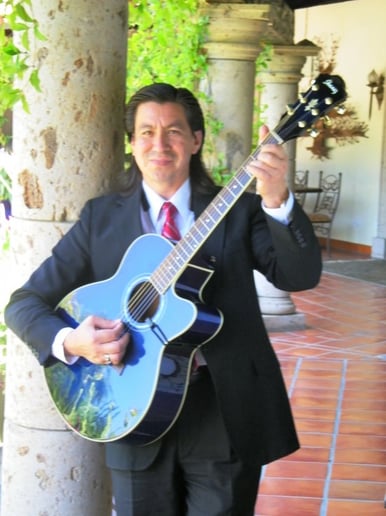 Gallery photo 14 of Mariachi Trio Estrellas De Oro
