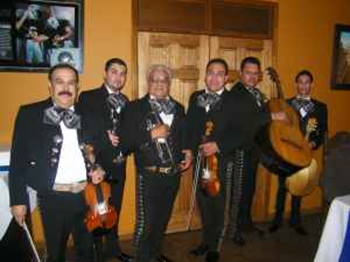 Gallery photo 7 of Mariachi Trio Estrellas De Oro