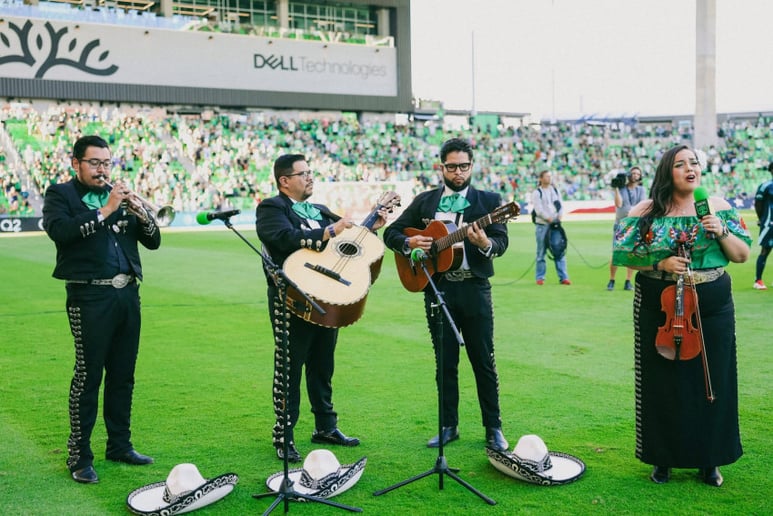 Gallery photo 4 of Mariachi Voz de Pasion