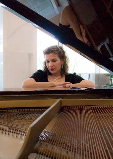 Gallery photo 1 of MariaMusic