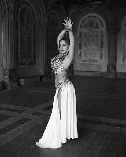 Gallery photo 4 of Mariana Oriental Dancer and Entertainer