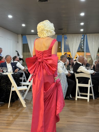 Gallery photo 4 of Marilyn by Magic & Merriment