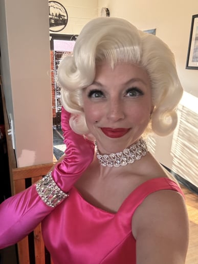 Gallery photo 5 of Marilyn by Magic & Merriment