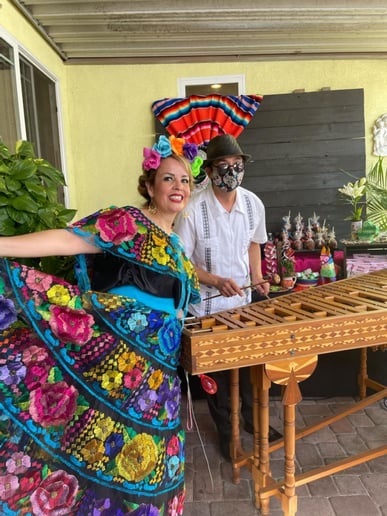 Gallery photo 1 of Marimba Tropical