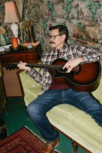 Gallery photo 2 of Mario Mata - Acoustic Cover Artist