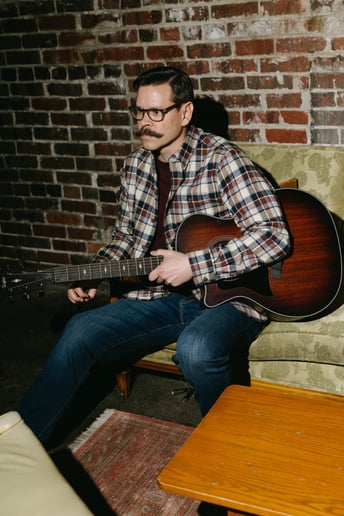 Gallery photo 8 of Mario Mata - Acoustic Cover Artist