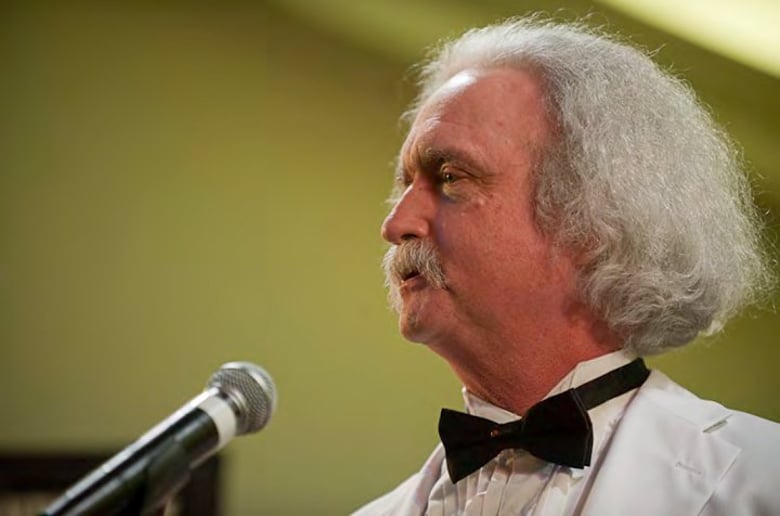 Gallery photo 3 of Mark Twain Reflects