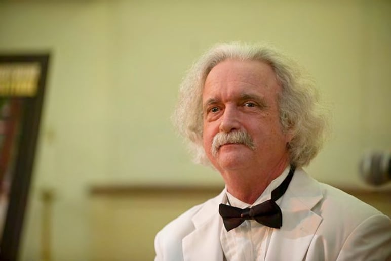 Gallery photo 4 of Mark Twain Reflects