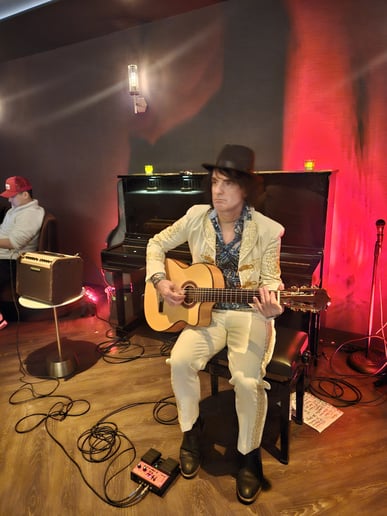 Gallery photo 6 of Mark Wand Solo Guitar