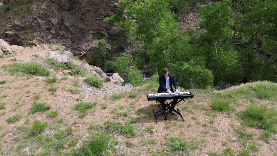 Gallery photo 4 of Mark Worthington, Pianist