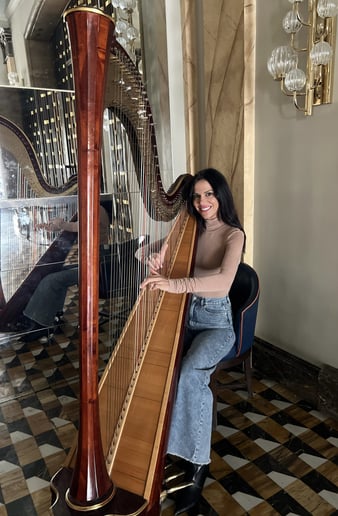 Gallery photo 4 of Marta - Harpist & Singer