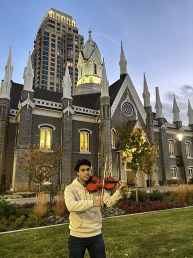 Gallery photo 2 of Martin Munoz - Violinist