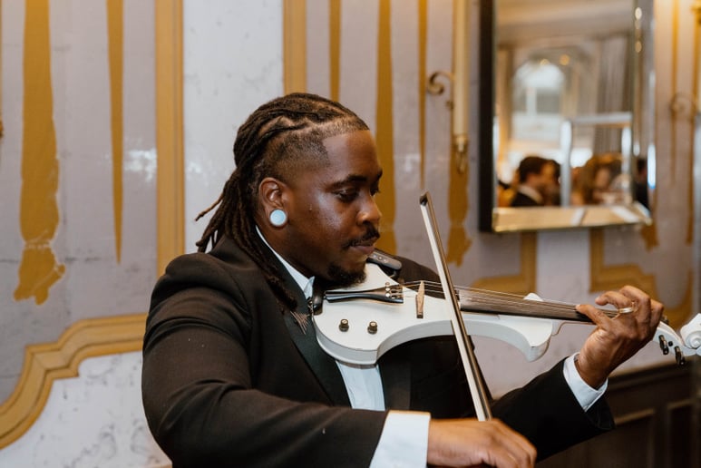 Gallery photo 9 of Marvill The Violinist