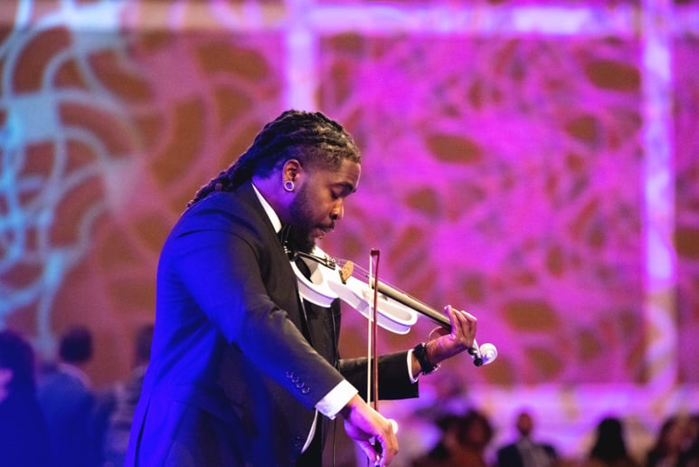 Gallery photo 12 of Marvill The Violinist