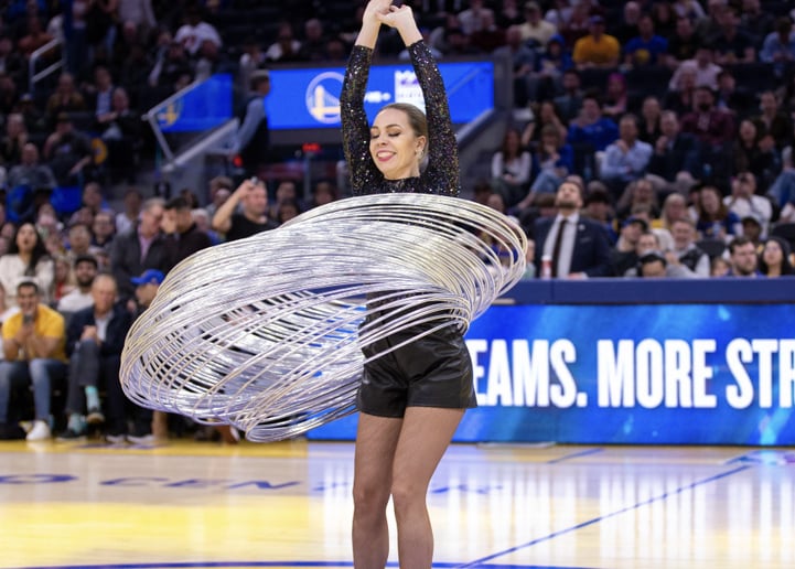 Gallery photo 2 of Maryna Hula Hoop Juggler