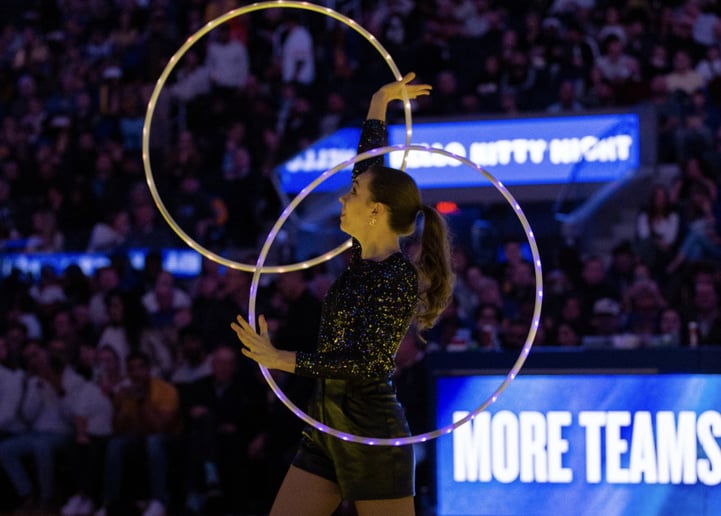 Gallery photo 7 of Maryna Hula Hoop Juggler