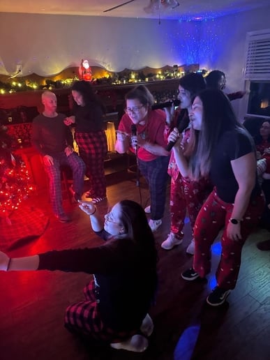Gallery photo 4 of Massa Karaoke Entertainment