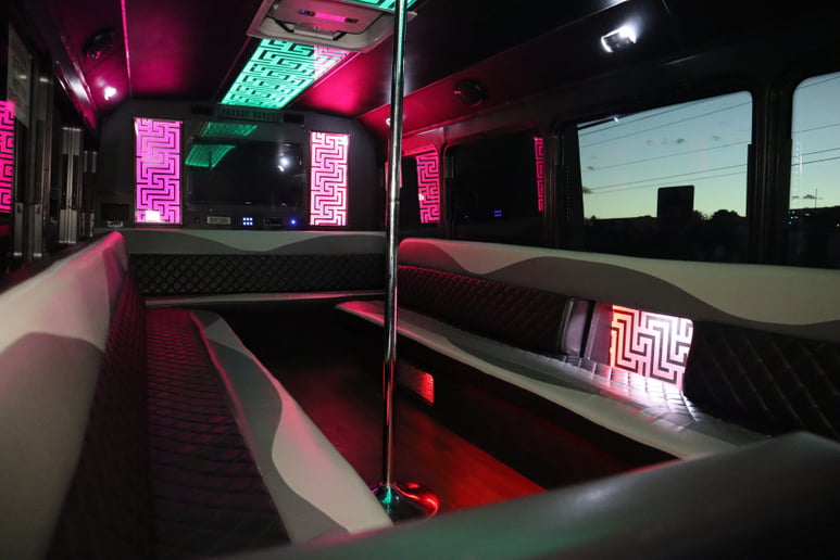 Gallery photo 1 of Masters Vegas Strip Party Bus