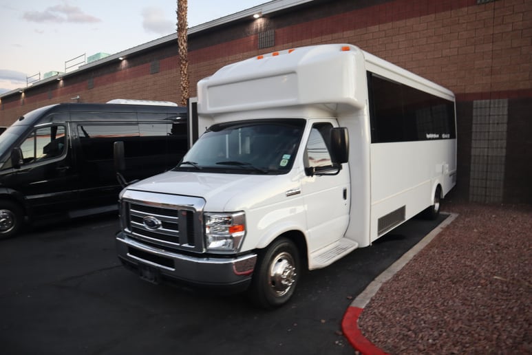 Gallery photo 3 of Masters Vegas Strip Party Bus