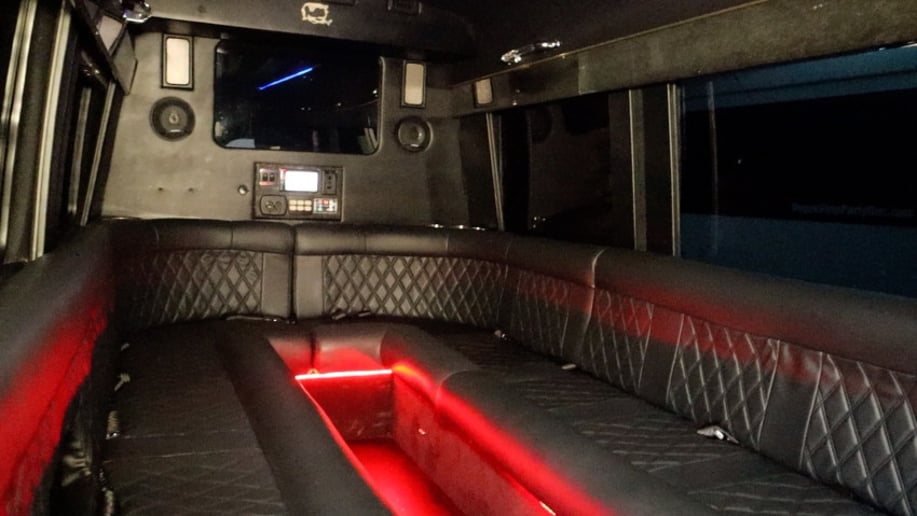 Gallery photo 5 of Masters Vegas Strip Party Bus